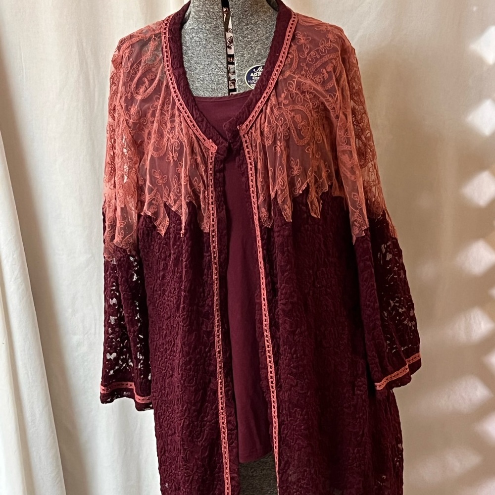 XL BKE Gimmicks two-tone piece lace long rose jacket over low scoop back blouse